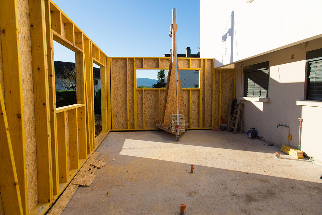 Building timber frame - an environmentally friendly house extension